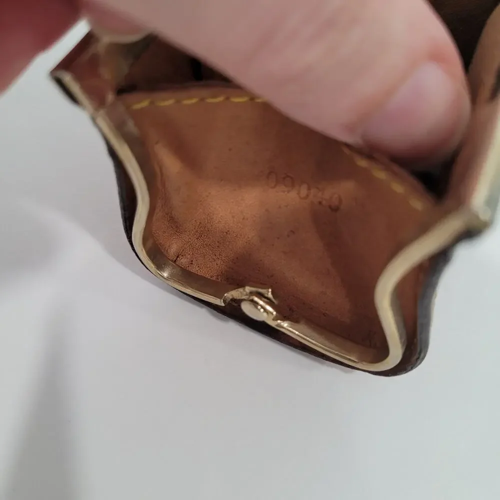 Prima Classe Alviero Martini Vintage Kisslock Leather Coin Wallet Map Small Purs